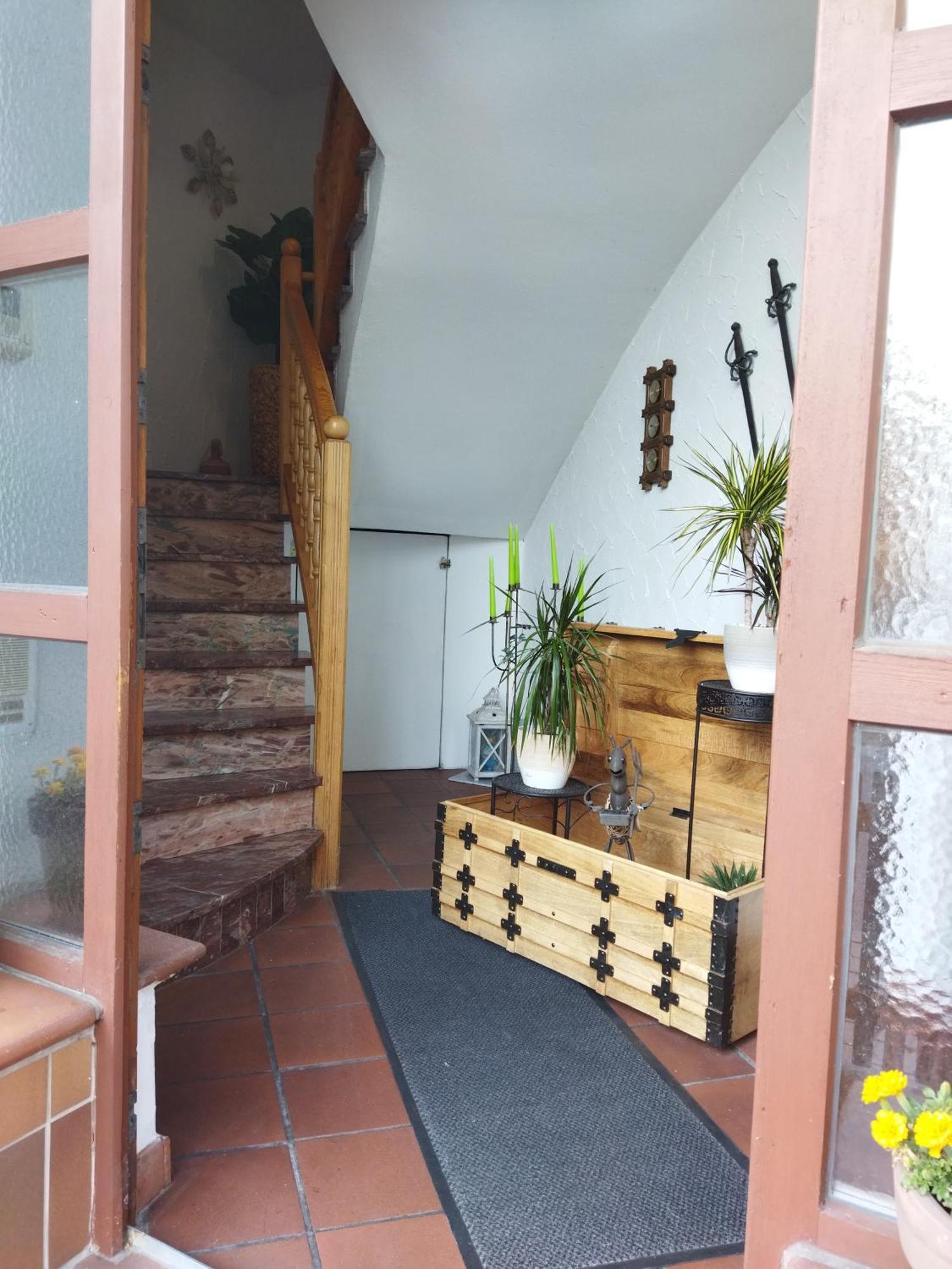Aussergewoehnliche Atelierferienwohnung Mit Balkon An Der Donau Winzer Luaran gambar